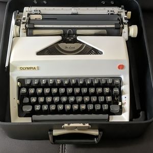 Antique Olympia De Luxe typewriter Germany